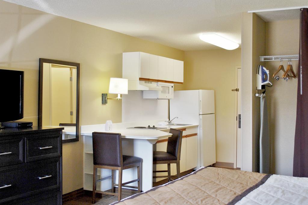 Auburn Hills Extended Stay Inn Exterior photo